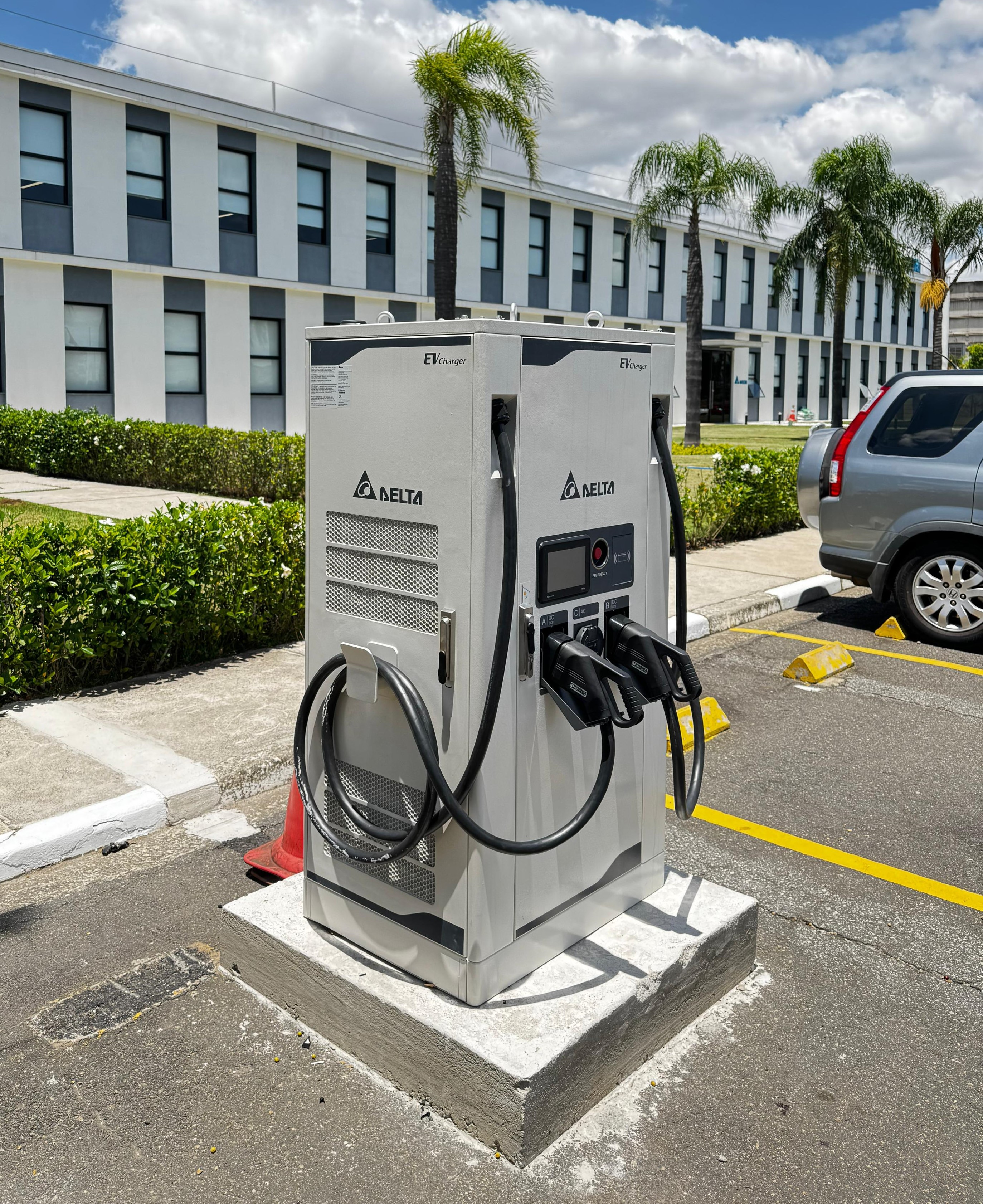 Acelere a mobilidade elétrica com o DC City Charger